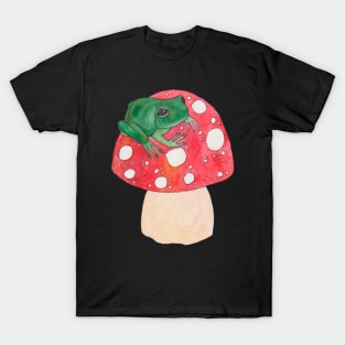 Green frog on red mushroom fly agaric T-Shirt